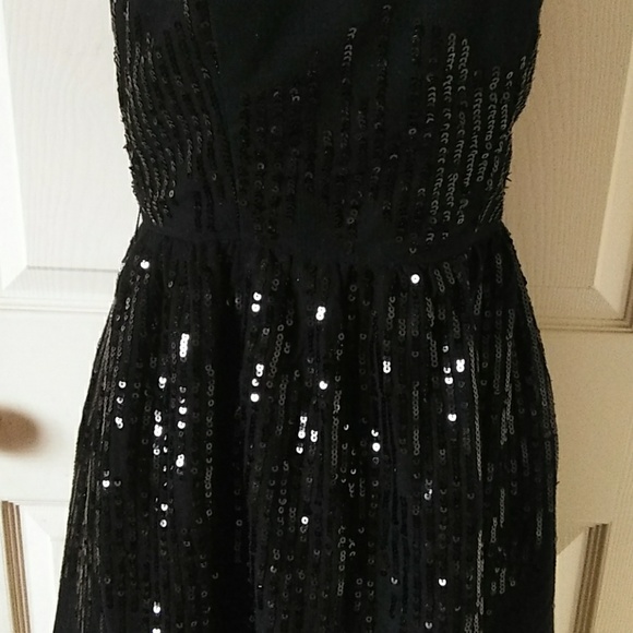 Colthing - Picture 3 of 3